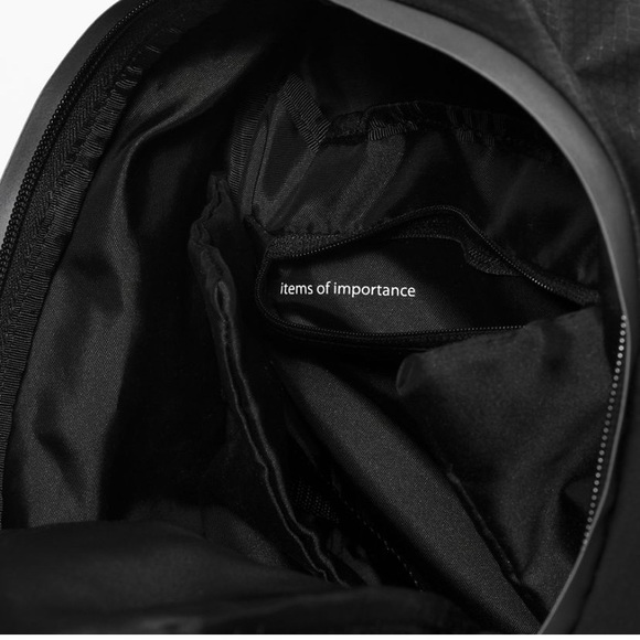 Lululemon Fast And Free Backpack 13L - Picture 4 of 15